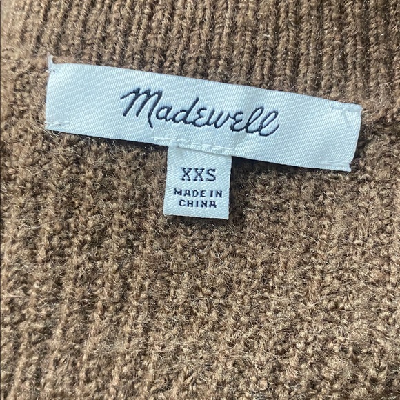 Madewell Melwood Square-Neck Pullover
Sweater in Coziest Yarn - Picture 8 of 9
